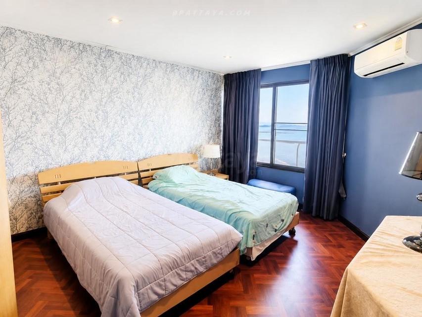 For Rent — Large Beachfront Condo at Goldensand Beachside Condominium, Pattaya 210sqm 3 bedrooms 3 bathrooms on 16th floor 5