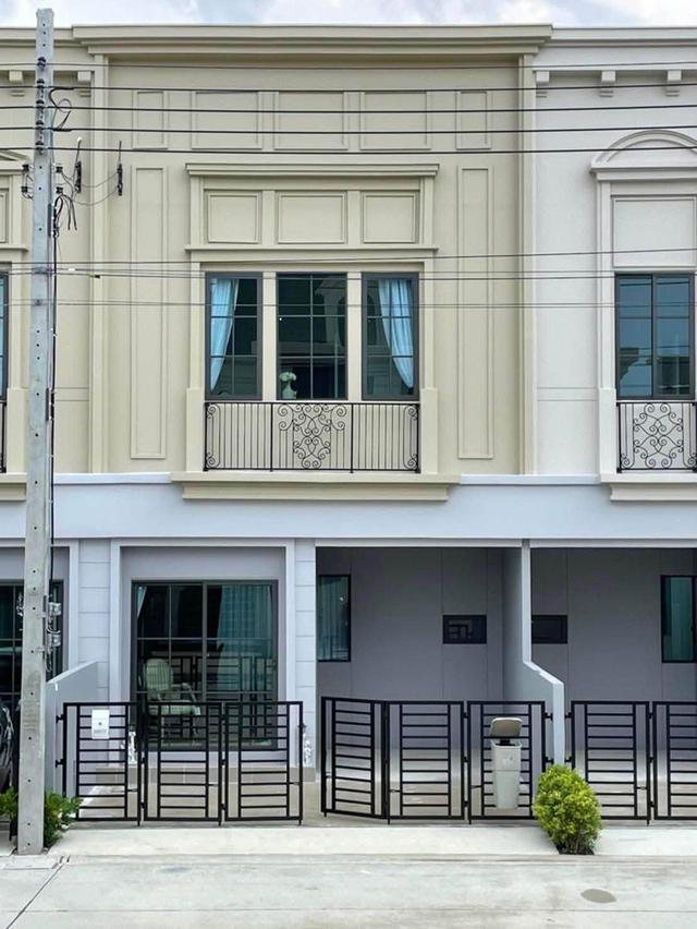 ให้เช่าทาวน์โฮม 2 ชั้น โครงการ สิริเพลสเมกาบางนา ถนนบัวนครินทร์ 1