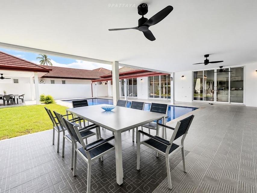 For Rent — Executive Pool Villa in Prime Family NeighborhoodLovely executive pool villa for rent in a quiet and convenient neighborhood. 5