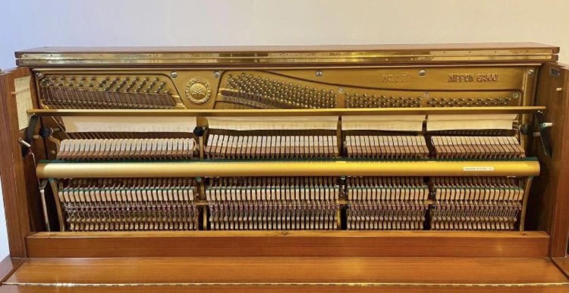 Piano Yamha U7 4