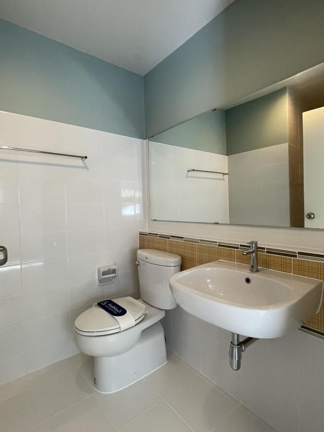 🏡 ทาวน์โฮมสองชั้นในโครงการ ทำเลใกล้ตลาดและเซ็นทรัลเชียงใหม่ #สันทราย ราคาเพียง 22,000 บาท/เดือน✨ 清迈两层联排别墅出租 2 卧室 3 卫生间 – 租金 22,000 泰铢/月 ✨ 18