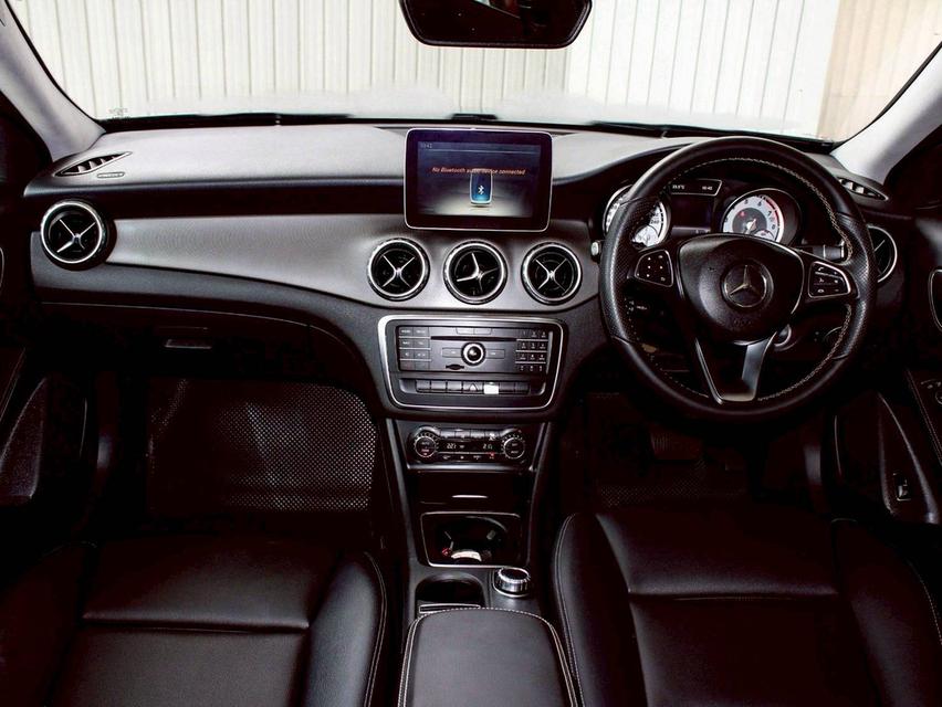 Benz Gla200 ปี17 10