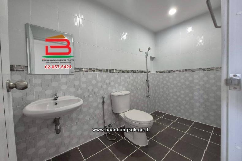 ทาวน์เฮาส์ หมู่บ้าน บ้านสวนปาริชาติ เนื้อที่ 19 ตร.ว ใกล้สถานีรถไฟฟ้าคลองบางไผ่ ตำบลเสาธงหิน อำเภอบางใหญ่ นนทบุรี 12