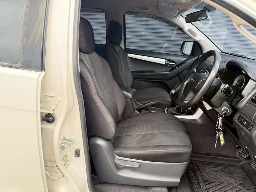  ISUZU D-MAX HI-LANDER CAB-4 1.9Ddi L 2018 เกียร์ธรรมดา ดีเซล มือเดียวป้ายแดง 10