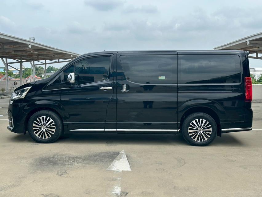 TOYOTA Majesty Model Premium 2.8L Diesel VN Turbo 6