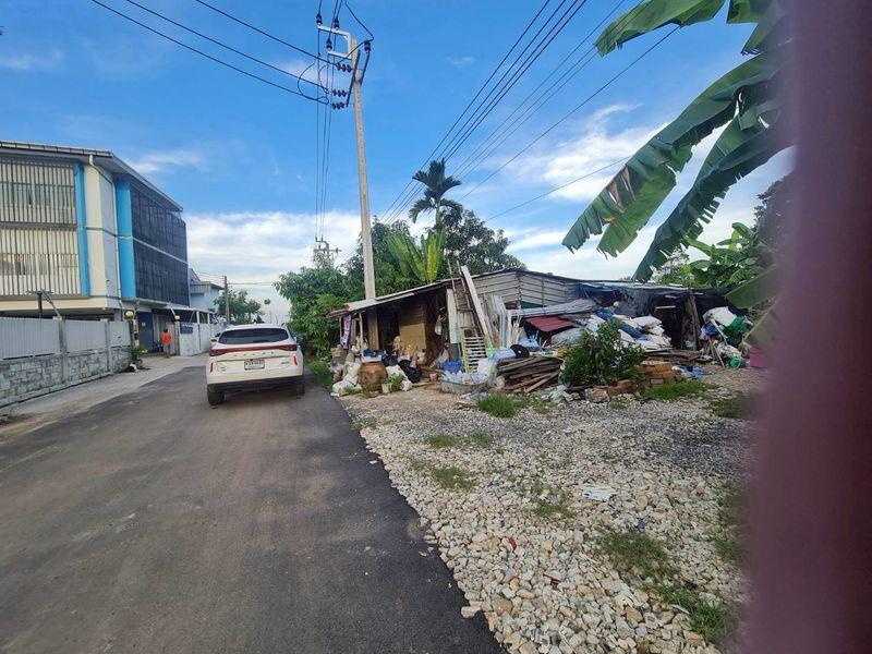 ขายที่ดินซอยร่มเกล้า 19 ในราคาดีที่สุด ราคาดีทำเลดีติดต่อผึ้งรติ โทร 061-9419-639 9