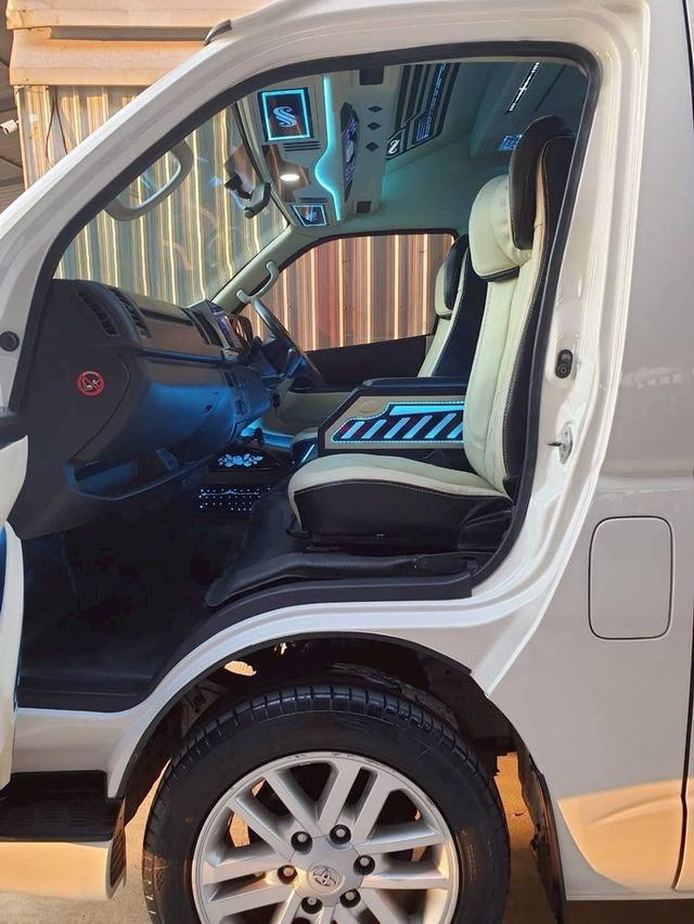 Toyota commuter 2017 11