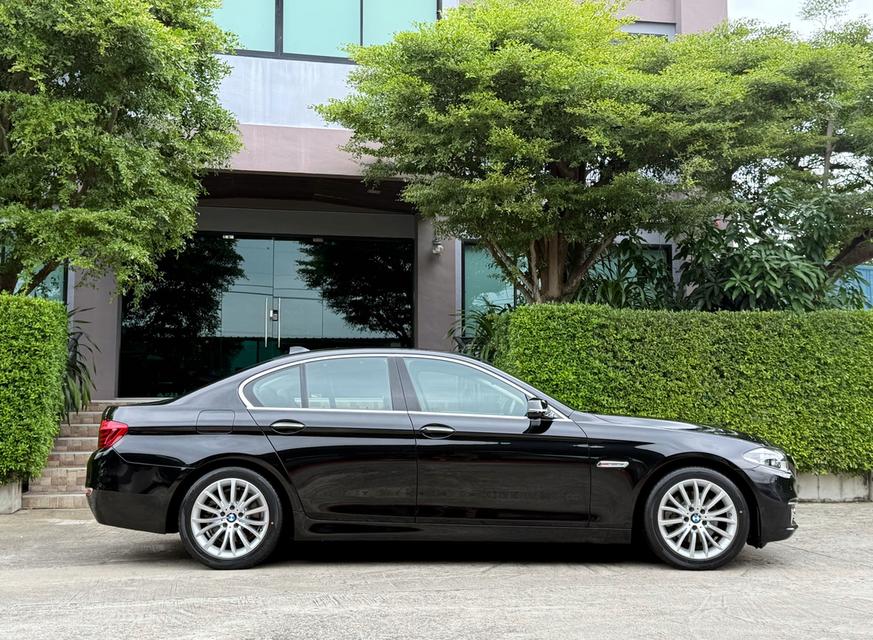 2016 BMW 525D F10 LCI รถมือเดียวออกป้ายแดง รถวิ่งน้อย ประวัติ SERVICE ครบ รถไม่เคยมีอุบัติเหตุครับ