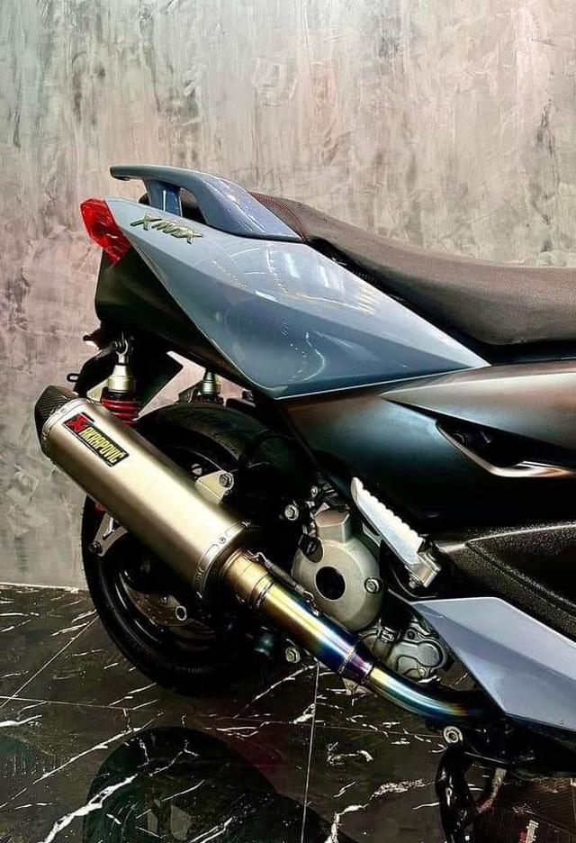 Yamaha Xmax สีเทา 4