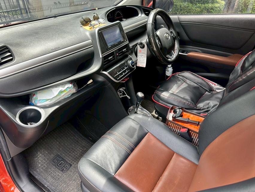 Toyota Sienta Model V 1.5V Dual VVTi / 7AT CVT  12