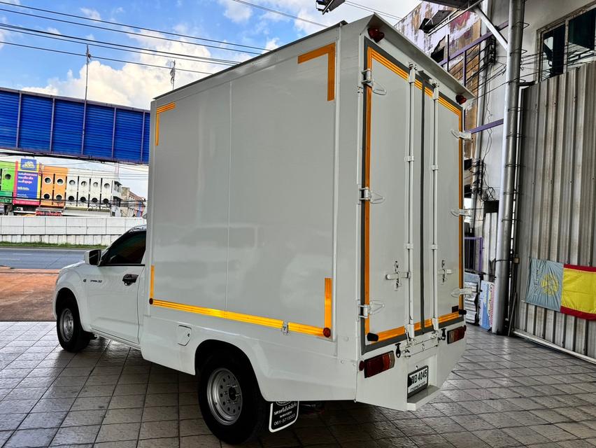 ISUZU D-MAX SPARK 3.0 S MT 2022 6