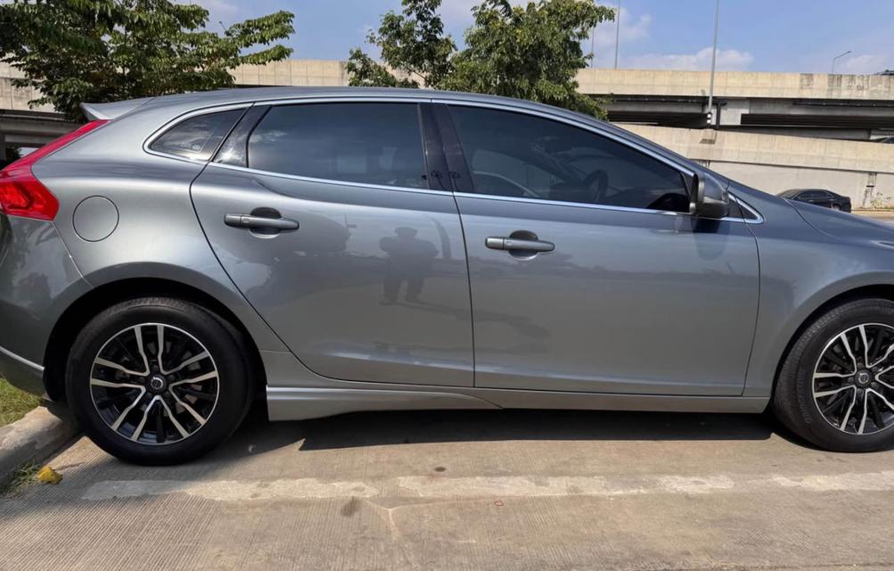 ขายรถ Volvo V40 T4 5