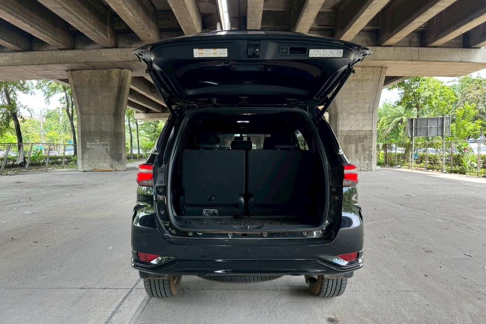 ขายด่วน! Toyota FORTUNER 2.4 Legender 2WD AT ปี 2022 9