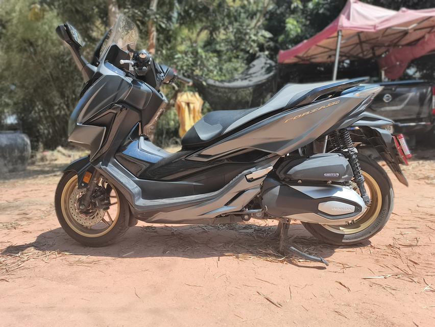มอเตอร์ไซค์ Honda Forza รูปที่ 2