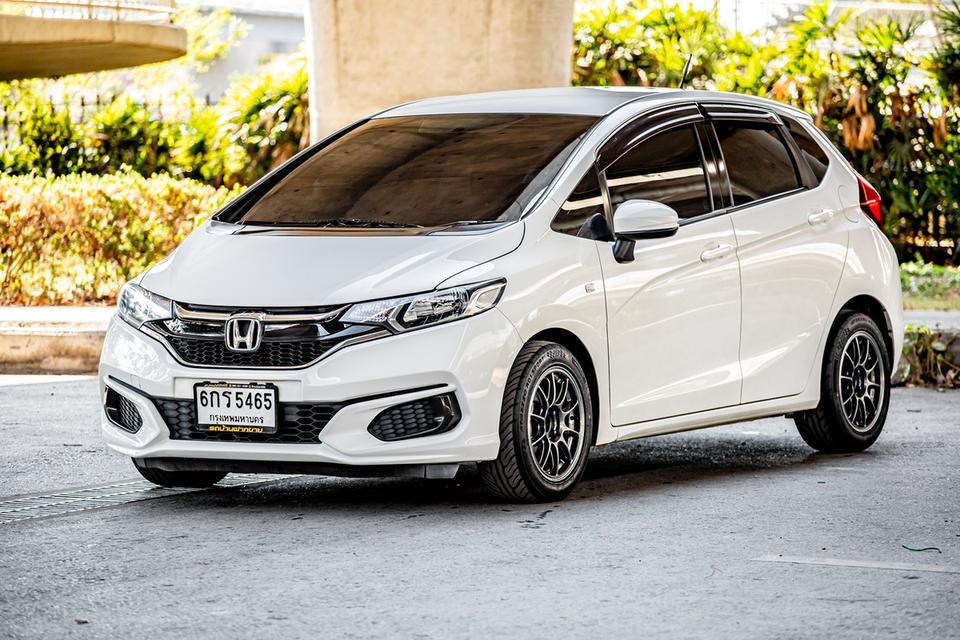 Honda Jazz 1.5 SV ปี 2018 สีขาว มือเดียวป้ายแดง  8