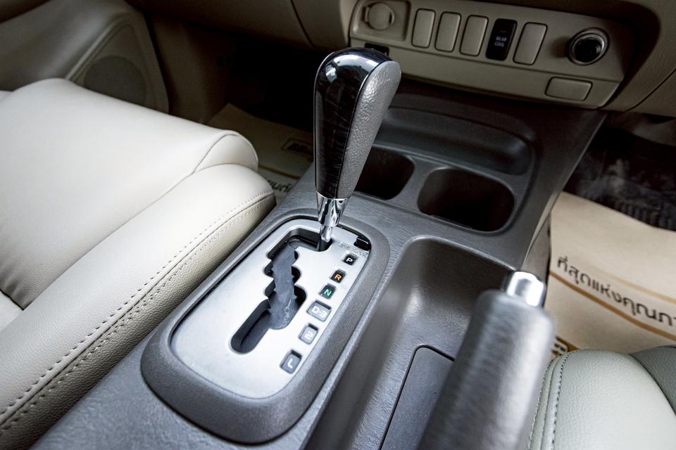 TOYOTA FORTUNER 2.7 V 2WD 2011  9