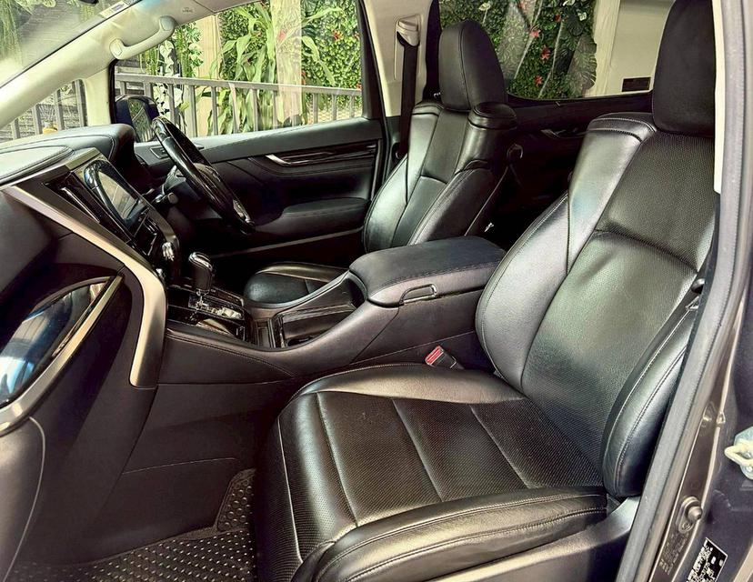 Toyota Alphard SC Package ปี 2017 12