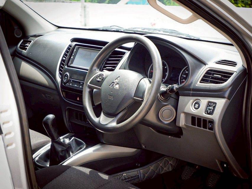 รหัสรถ QT115 Mitsubishi Triton Megacab 2.4 GLS Limited Plus เกียร์ M/T สีบรอนซ์เทา ปี 2015 15