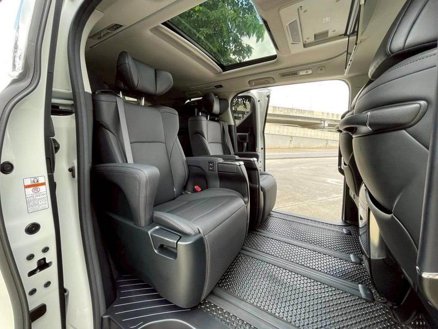 TOYOTA ALPHARD 2.5 HYBRID SRC PACKAGE 4WD ปี 2021 สีขาวไมล์ 26,000 โล 9
