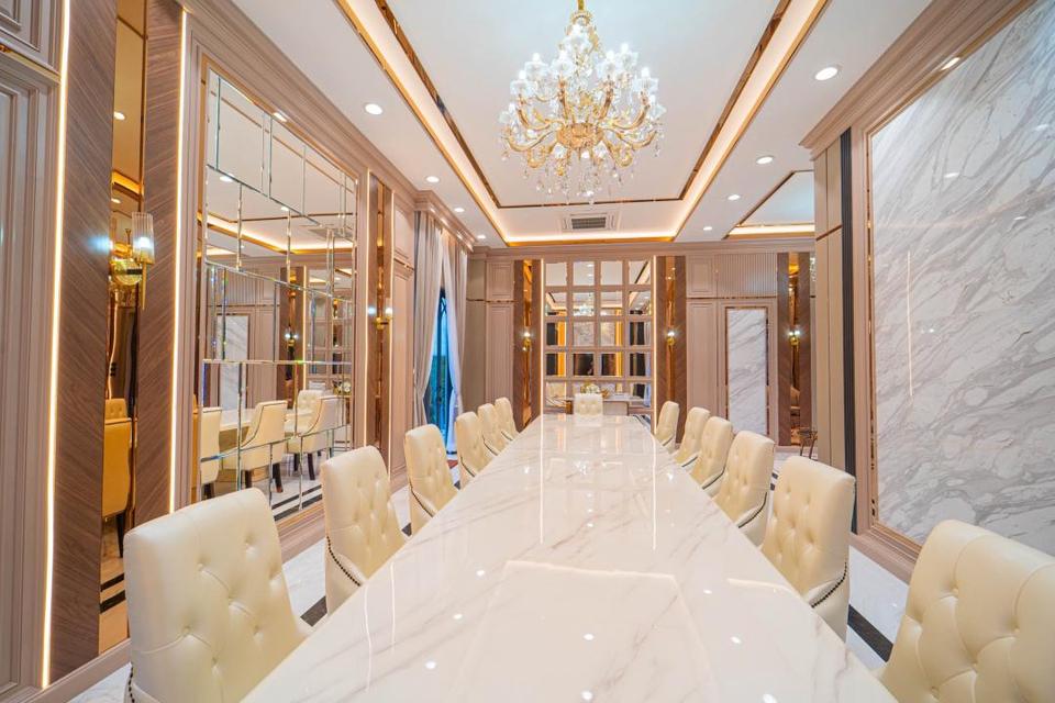 บ้าน ขายคฤหาสน์หรู พุทธมณฑลสาย 3 ราคา 250 ล้านบาท ตกแต่งสวยหรูพร้อมเข้าอยู่ 11