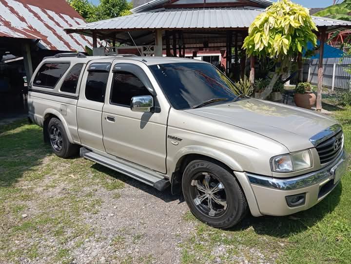 Mazda Fighter Cab 2004 4