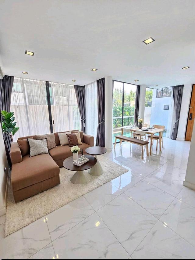 ขายบ้านแฝด Pool Villa 3.5 ชั้น พระราม 9 ตกแต่งหรู พร้อมอยู่ ให้พื้นที่ใช้สอยมากกว่าบ้านเดี่ยว 5