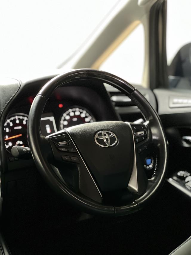 TOYOTA Alphard 2.5 SC Package
