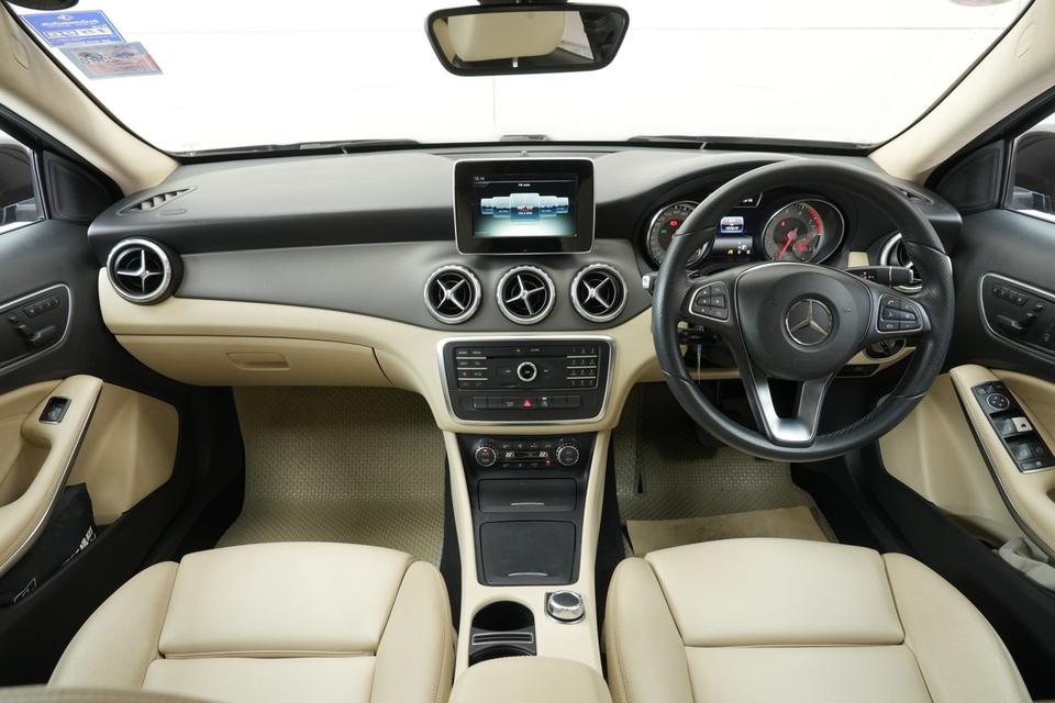 2016 Mercedes-Benz GLA200 W156 1.6 Urban SUV สีน้ำตาล เลขไมล์ 107619 กม. 9