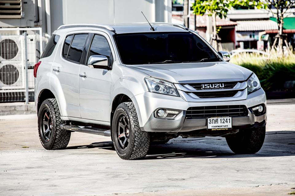 ISUZU Mu-X 2.5 DVD ปี 2014 สีเทา