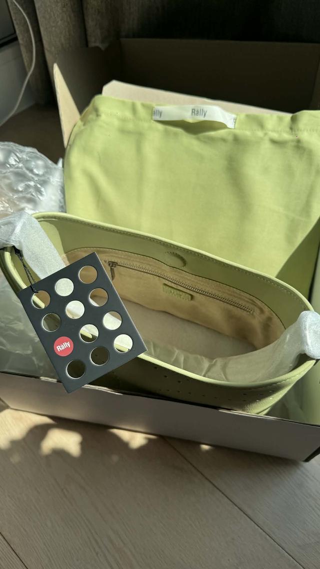 Rally Loop Bag สีเขียวพิสตาชิโอ 2