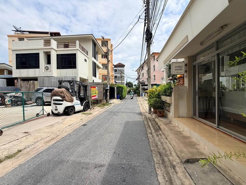 ขายด่วนที่ดินจตุจักร 79 ตรว ติดถนนสาธารณะ ถมแล้ว ซ.ลาดพร้าว40 จตุจักร กทม. 2