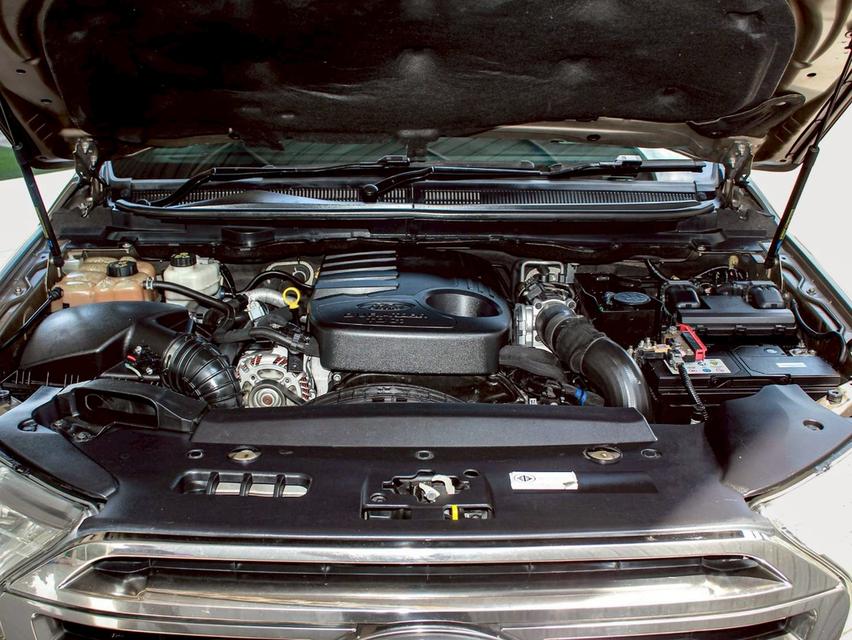 FORD EVEREST 3.2 TITANIUM PLUS 4WD ปี 2018 โฉม ปี 15-22  เกียร์ AUTO ดีเซล สีน้ำตาล รถบ้านพร้อมใช้งาน ไมล์เพียง 217,643 km. 10