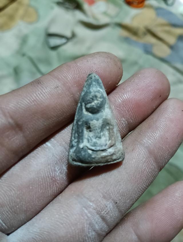 พระสมเด็จนางพญา เข่าโค้ง  11