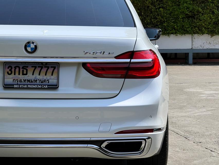 2019 BMW 740le PURE EXCELLENCE รถออกศูนย์ BMW รถวิ่งน้อย เข้าศูนย์ตามระยะ วารันตีศูนย์ยังเหลืออีกนานครับ 9
