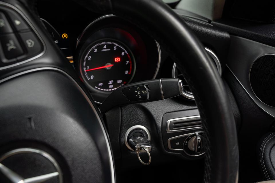 “Mercedes-Benz C200 Avantgarde” ปี 2015 รูปที่ 8