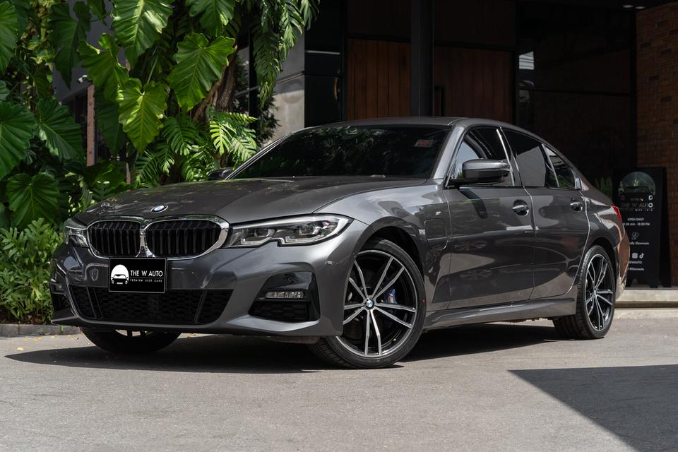 “BMW 330e M Sport Plug-in Hybrid” ปี2020