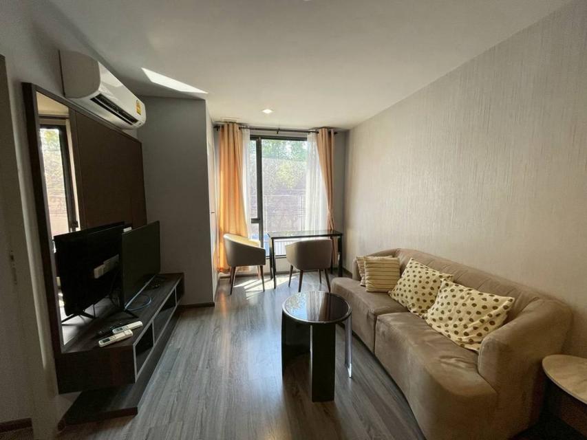 ขาย คอนโด Ideo Mobi Sukhumvit 40 (ไอดีโอ โมบิ สุขุมวิท 40) 34 ตรม 1 นอน 1 น้ำ ชั้น 2 จอดรถได้ 1 คัน 1