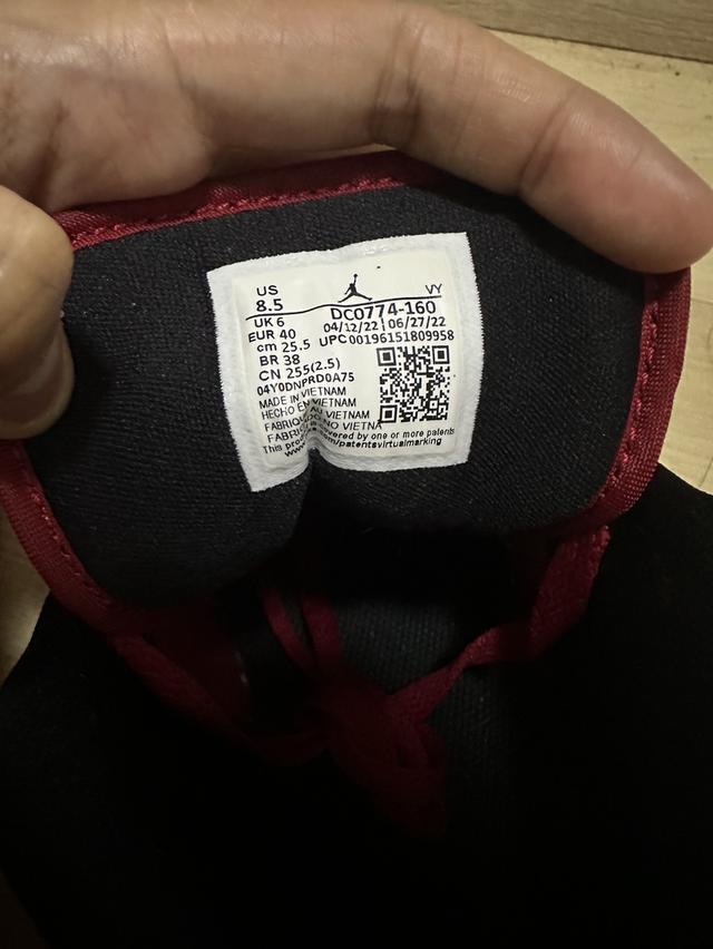 Jordan 1 Low Reverse Black Toe (Women's) 6