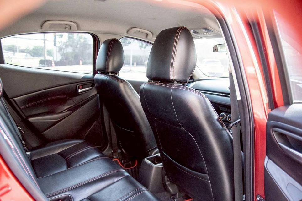 Mazda2 1.3 High Connect 5 ประตู สีแดง ปี 2017 13