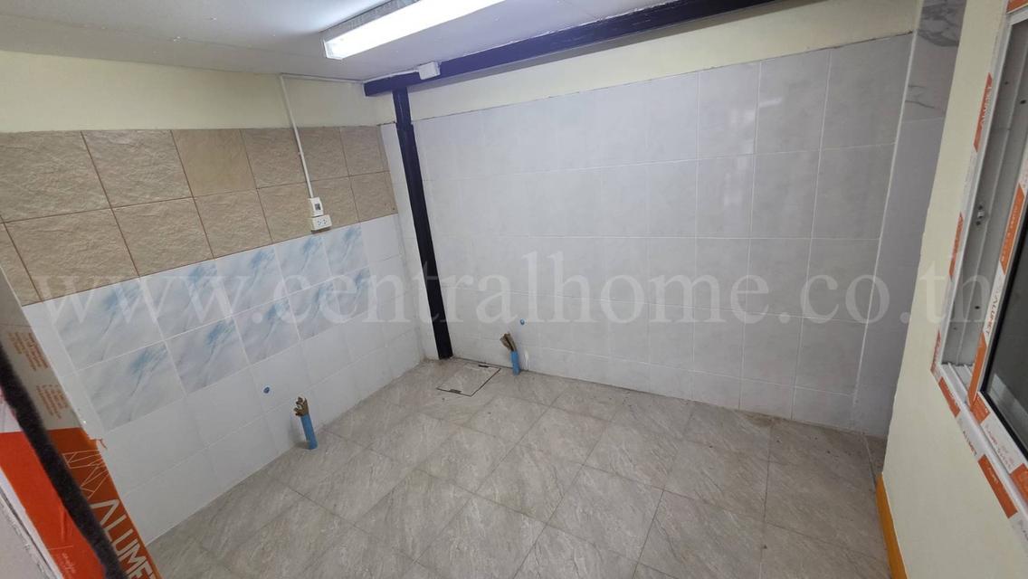 ทาวน์เฮ้าส์ ซอยปากเกร็ด - แจ้งวัฒนะ 35 ใกล้ MRT ศรีรัช 400 เมตร 11