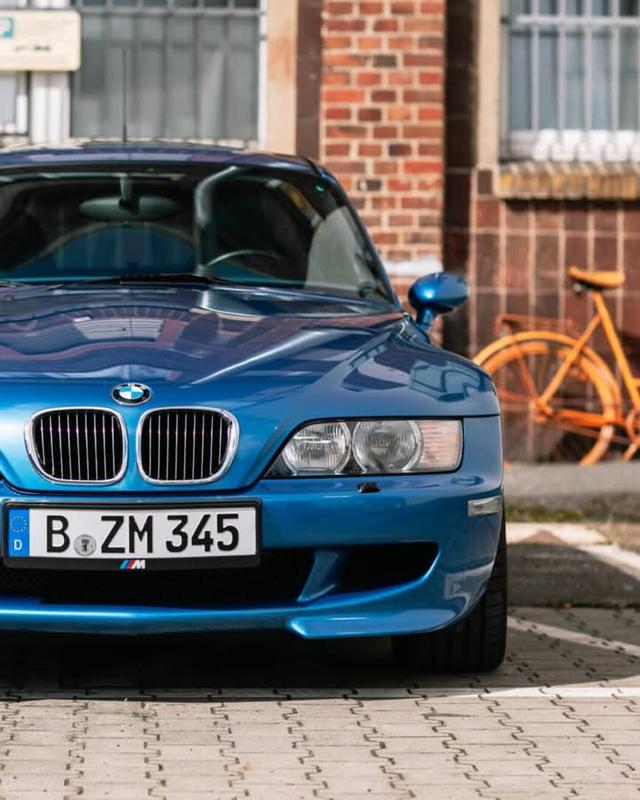 BMW Z3 สีน้ำเงิน