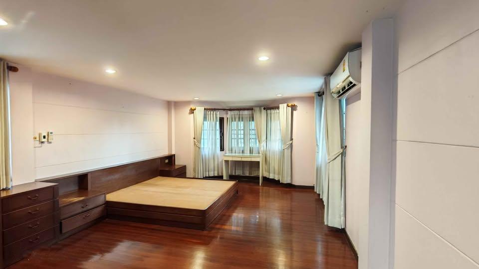 ให้เช่าบ้าน ใกล้มหาวิทยาลัยเกษตรศาสตร์ และเดอะมอลล์ไลฟ์สโตร์ งามวงศ์วาน ซ.ชินเขต เขตหลักสี่ซอย งามวงศ์วาน 47 ใกล้รถไฟฟ้า 4