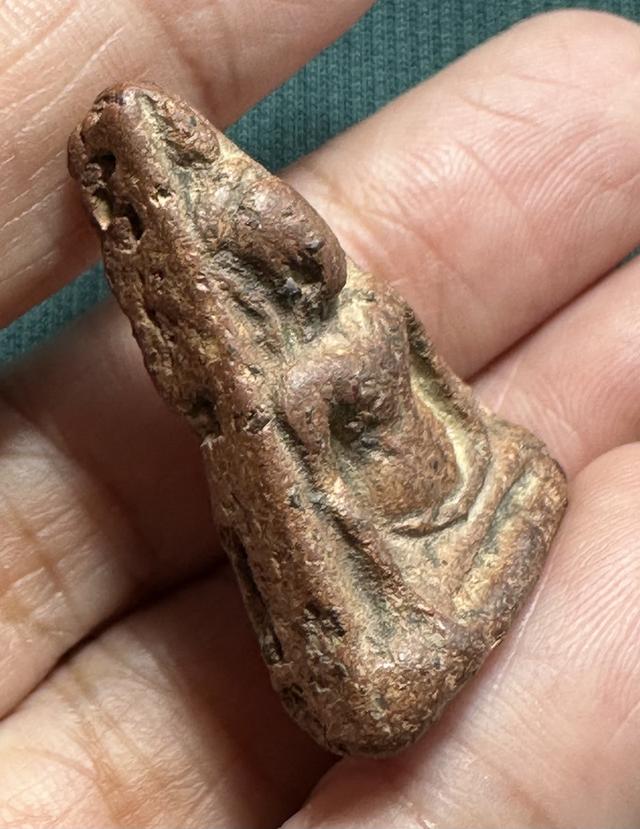 พระนางพญา พิมพ์เข่าตรง รูปที่ 3