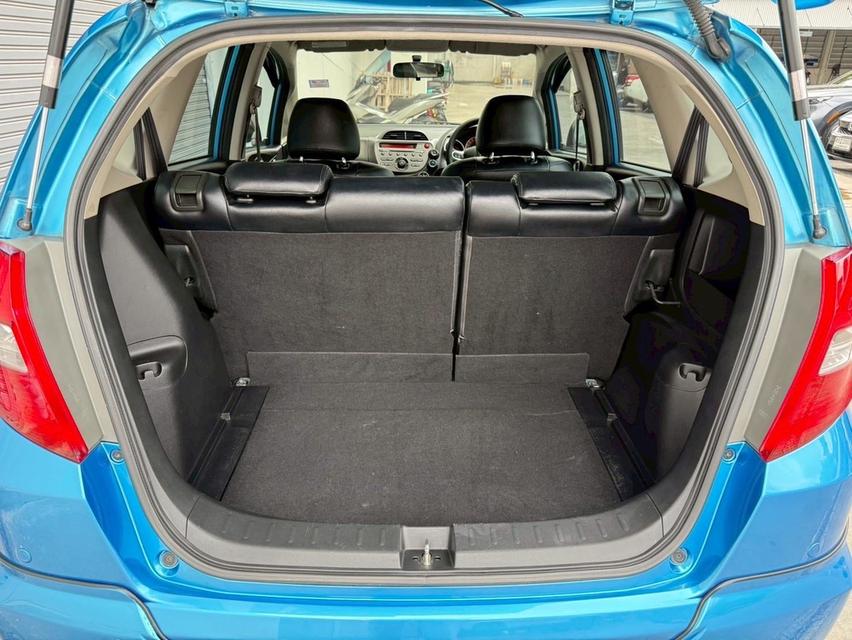  HONDA JAZZ 1.5V i-VTEC 2013 สีฟ้า MINOR CHANGE มือเดียว 13