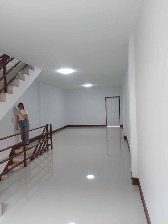 อาคารพาณิชย์ 3 ชั้น อำเภอเมืองนครพนม 4