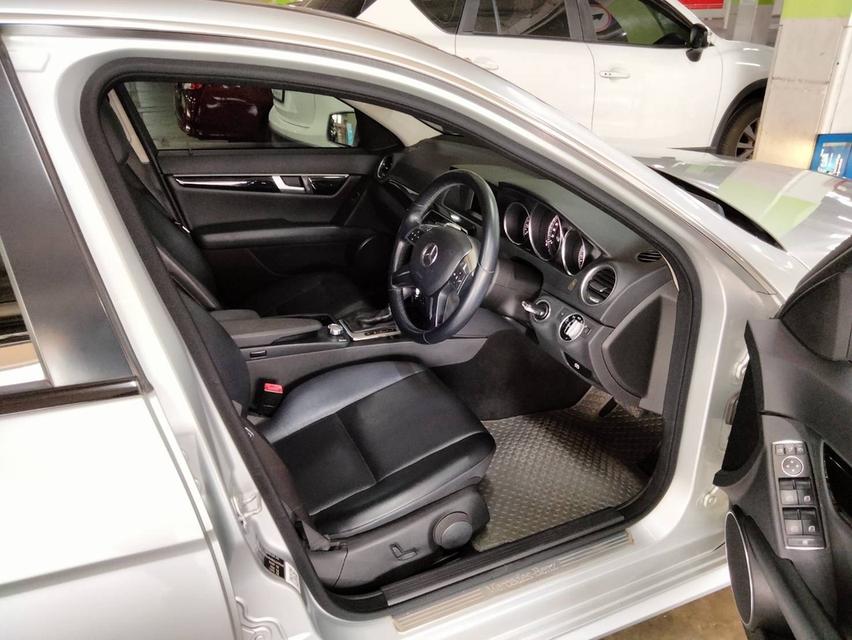 Mercedes-Benz C200 CGI (W204 Facelift) ปี 2013 จดปี 14 รูปที่ 10
