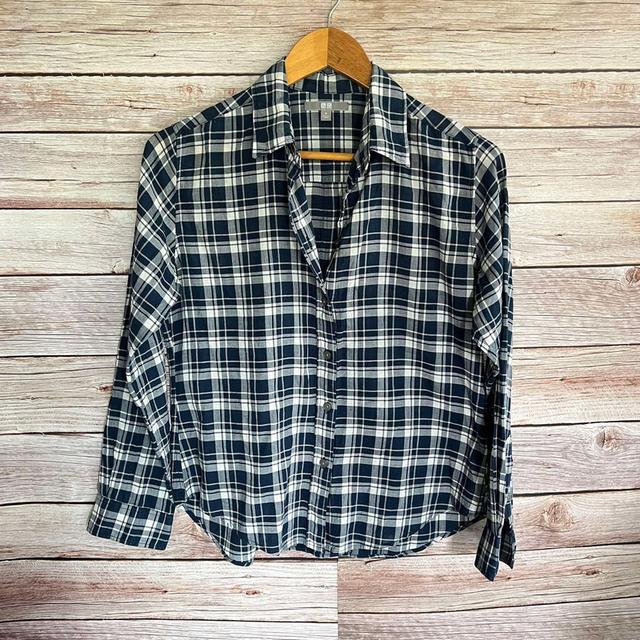 เสื้อเชิร์ต uniqloมือสองเหมือนใหม่ๆ