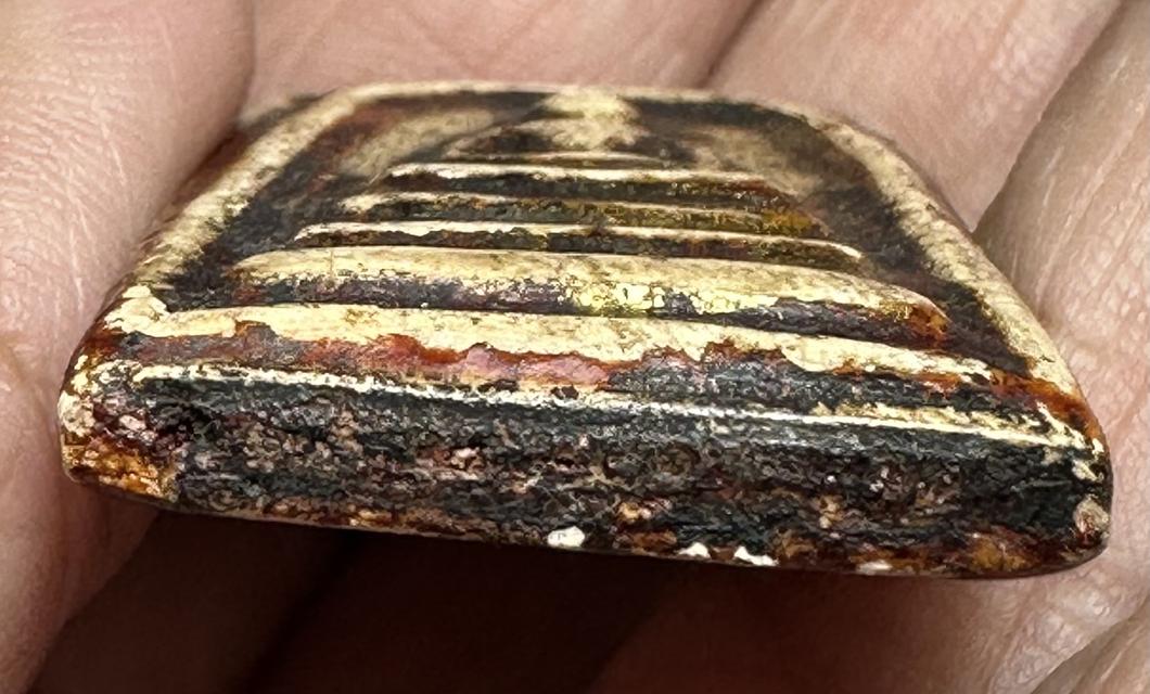 พระสมเด็จพิมพ์ใหญ่ มีคราบลงชาด ทอง เดิม 7