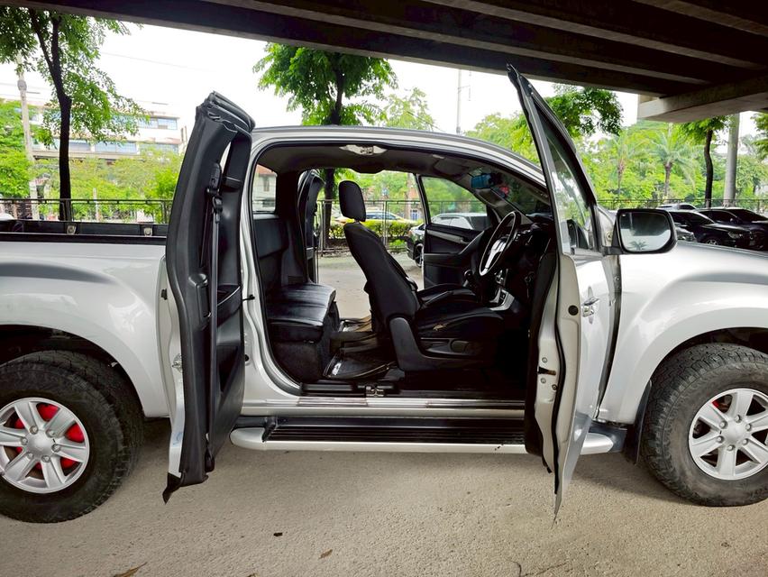 D-MAX 2.5 HI-LANDER CAB MT 16