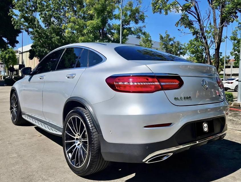 Mercedes-Benz GLC250 AMG 4Matic Coupe āļĢāļđāļāļĒāđāļāļĒāļāļĩāđ 2